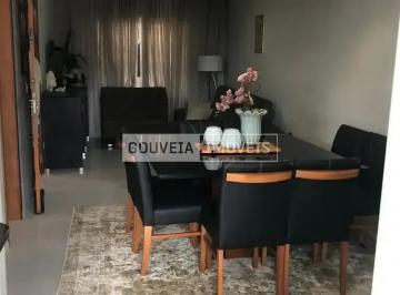 Casa · 200m² · 4 Quartos · 5 Vagas · Sobrado com 4 Quartos, 1 Suíte, 200M², Aluguel de R$ 4.900,00 + Taxas - Uberaba, Curitiba (Pr)