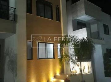 Casa · 295m² · 5 Quartos · 4 Vagas · Sobrado com 5 Quartos, 4 Suítes, 295.53M², à Venda por R$ 1.737.000,00 - Campo Comprido, Curitiba (P