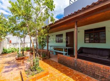 Casa · 154m² · 4 Quartos · 2 Vagas · Sobrado com 4 Quartos, 1 Suíte, 154M², à Venda por R$ 1.200.000,00 - Xaxim, Curitiba (Pr)