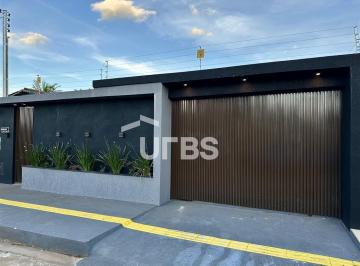 Casa · 147m² · 3 Quartos · 2 Vagas · Casa Térrea de Alto Padrão com Piscina e excelentes acabamentos no Jardim dos Buritis, Aparecida de 