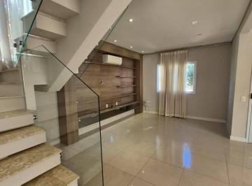 Casa · 216m² · 3 Quartos · 4 Vagas · Sobrado excepcional no condomínio Villagio São Bento