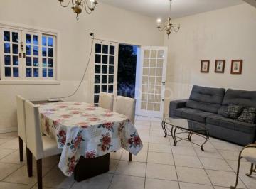 1. Sala · Casa residencial de 2 quartos com 148m² no bairro Daniela, Florianópolis.