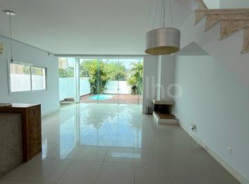 1 · Casa Alto Padrão com 3 quartos, sendo 2 suítes no bairro Santa Monica