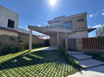 Casa · 244m² · 4 Quartos · 2 Vagas · Casa de 244m² com 4 dormitórios no Jardim Campeche