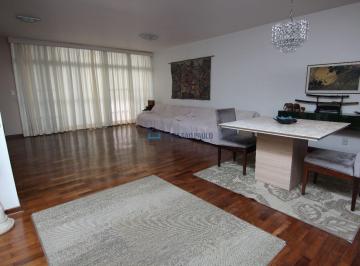 Casa · 318m² · 4 Quartos · 3 Vagas · Sobrado à venda próximo ao metrô Conceição com 4 quartos e 3 vagas de garagem.