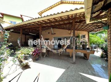 Casa · 1042m² · 3 Quartos · 4 Vagas · Excelente casa em lote de 1042m²; no Bandeirantes!