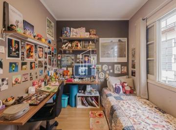 Casa · 127m² · 3 Quartos · 2 Vagas · Imperdível casa à venda na Vila Madalena, São Paulo-SP! 3 quartos, 1 suíte, 3 banheiros, 2 vagas de