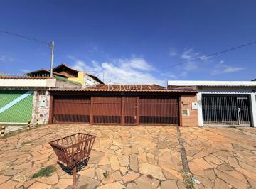 Casa de 3 quartos, Taguatinga · QND 40 CASA REFORMADA SÓ NO LOTE ACEITA FINANCIAMENTO