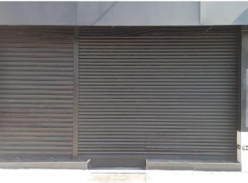 Comercial · 630m² · Loja na Largo dos Pinheiros, N. 37 • 630 m²