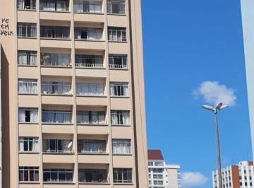 Apartamento · 54m² · 2 Quartos · Excelente apartamento no centro, com 2 quartos, 1