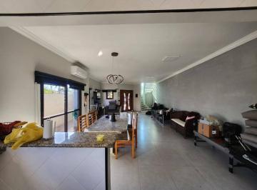 Casa · 300m² · 5 Vagas · Sobrado para locação anual na Morada da Praia.