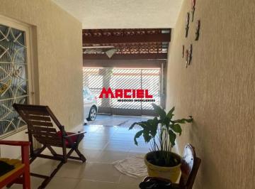 Casa · 165m² · 3 Quartos · 2 Vagas · Sobrado com 03 dorms à 800m do Barbosa Supermercado