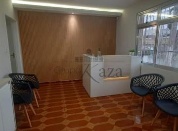 Casa · 215m² · 5 Quartos · 4 Vagas · Oportunidade - Casa Comercial ou Residencial - Jacareí - Jardim Paraíba - 150m².