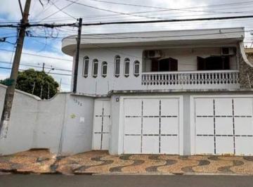 Casa · 228m² · 4 Quartos · 4 Vagas · Casa com 4 quartos, 1 suíte e 4 vagas à venda no Centro de Santa Bárbara d'Oeste 
