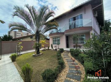 Casa · 294m² · 4 Quartos · 5 Vagas · Casa com 4 quartos no Floresta em Joinville