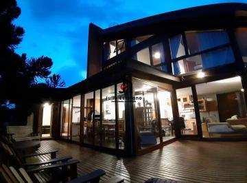 Casa · 1565m² · 6 Quartos · Casa à venda - em Campos do Jordão
