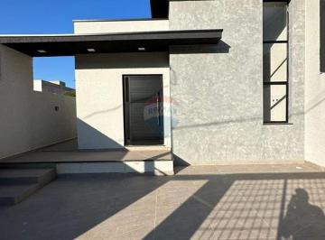 Casa · 75m² · 2 Quartos · 2 Vagas · Casa para alugar em Cachoeirinha de 75.00m² com 2 Quartos, 1 Suite e 2 Garagens