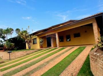 Casa · 338m² · 5 Quartos · 6 Vagas · Casa para venda em Centro de 338.25m² com 5 Quartos, 5 Suites e 6 Garagens