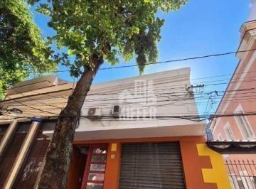 Casa com 3 quartos e uma loja em Santa Tereeza · Casa com 3 quartos e uma loja em Santa Teresa