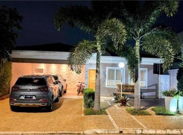 Casa · 208m² · 3 Quartos · 4 Vagas · Condomínio com 3 quartos à venda em Betel - SP