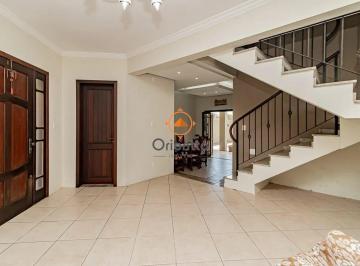 Casa · 257m² · 4 Quartos · 3 Vagas · Casa com 4 dormitórios e 2 pavimentos em ótimo estado de conservação .