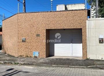 Casa · 187m² · 4 Quartos · 4 Vagas · Casa residencial no bairro Lagoa Redonda, em Fortaleza-ce!
