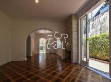 Casa · 250m² · 3 Quartos · 4 Vagas · Casa para alugar em Jardins de 250.00m² com 3 Quartos, 1 Suite e 4 Garagens