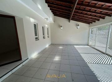 Casa · 120m² · 3 Quartos · 3 Vagas · Casa para alugar em Jardim Colonial de 120.00m² com 3 Quartos, 1 Suite e 3 Garagens