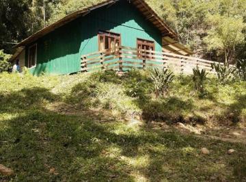 amsc004-1 · Sítio 2 hectares com casa e riacho ideal para refúgio em meio à natureza