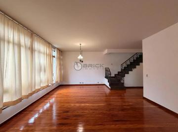 261001.jpg · Apartamento à venda com 3 quartos, 120 m² no Alto Teresópolis/RJ.
