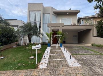 Casa · 230m² · 3 Quartos · 4 Vagas · Sobrado Mobiliado em Condomínio com Piscina e Área Gourmet!
