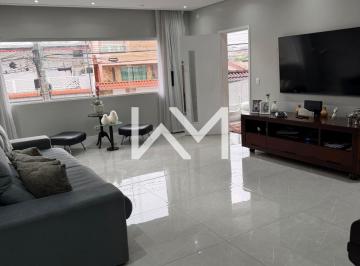 Casa · 220m² · 4 Quartos · 5 Vagas · Sobrado à Venda com 4 Dormitórios, 1 Suíte, Sala 3 Ambientes e 5 Vagas de Garagem em Excelente Local