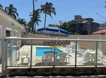 Piscina · Villagio à Venda no Maitinga em Bertioga | 80m da Praia | 2 Dormitórios e Quintal Gourmet