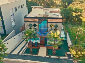 Casa · 457m² · 4 Quartos · 7 Vagas · Belíssima Casa Alto Padrão Mobiliada à Venda