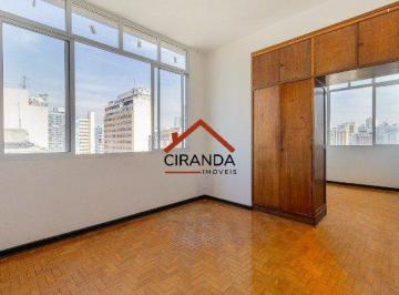 Apartamento · 32m² · 1 Quarto · Apartamento com 1 Quarto Próximo à Santa Casa - Andar Alto no Centro
