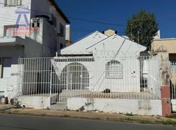 8e82ec1330127640fb983b18bf80117c57f9ac02 · Casa para uso Comercial - Centro