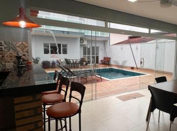 Casa · 214m² · 3 Quartos · 4 Vagas · Luxo e Conforto: Casa dos Sonhos em Monte Mor