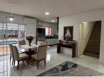 Casa · 214m² · 3 Quartos · 4 Vagas · Luxo e Conforto: Casa dos Sonhos em Monte Mor