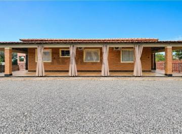 Rural · 338m² · 4 Quartos · 2 Vagas · Chácara à Venda no Bairro Uirapuru – Cosmópolis/SP