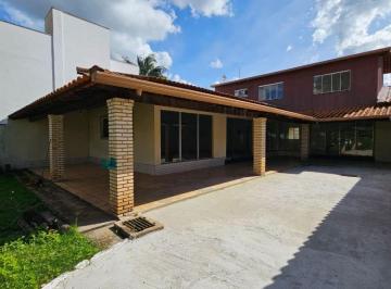 Casa de 3 quartos, Gama · Conforto e Espaço: Casa de 2 Pavimentos com Área Verde e Frutíferas