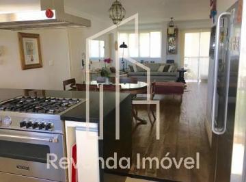 Apartamento · 127m² · 3 Quartos · 2 Vagas · Apartamento todo reformado de 127m²com 3 dormitórios, 2 banheiros e 2 vagas.