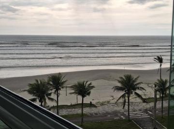 Apartamento · 2 Quartos · 1 Vaga · Apartamento em prédio de frente para o mar em Praia Grande SP