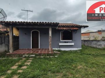 Casa · 360m² · 2 Quartos · 4 Vagas · Linda Casa Linear com varanda,  quintal gramado e excelente localização