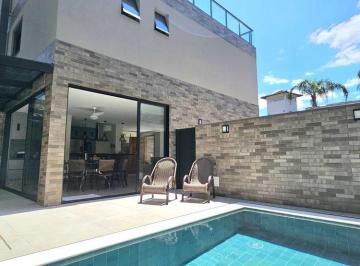Casa de 5 quartos, São Sebastião · Casa em condomínio pé na areia disponível para venda na Praia de Juquehy!