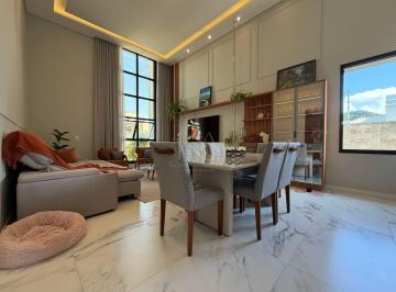 Casa · 191m² · 3 Quartos · 2 Vagas · Casa Térrea Porteira Fechada com Piscina Aquecida no Pedra Branca
