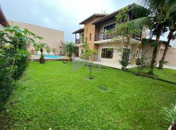 Casa de 4 quartos, Itanhaém · Casa com piscina e 4 quartos em Itanhaém.