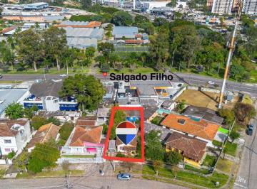 Terreno , Curitiba · Terreno com uma casa 473m2 no Guabirotuba