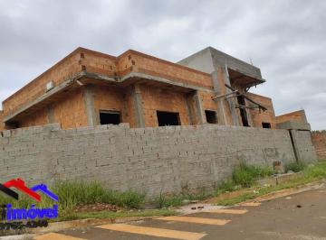 Casa · 204m² · 2 Quartos · 4 Vagas · Vende-se Casa – Oportunidade Imperdível!