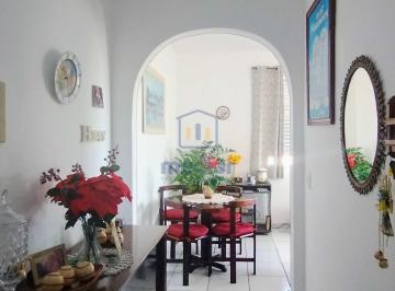 Apartamento · 66m² · 2 Quartos · 1 Vaga · Apartamento de frente com dois dormitórios e sacada no Centro de São Vicente.