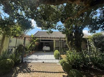 Casa · 230m² · 5 Quartos · 2 Vagas · Casa com 5 Quartos, 1 Suíte, 230M², à Venda por R$ 1.350.000,00 - São Braz, Curitiba (Pr)